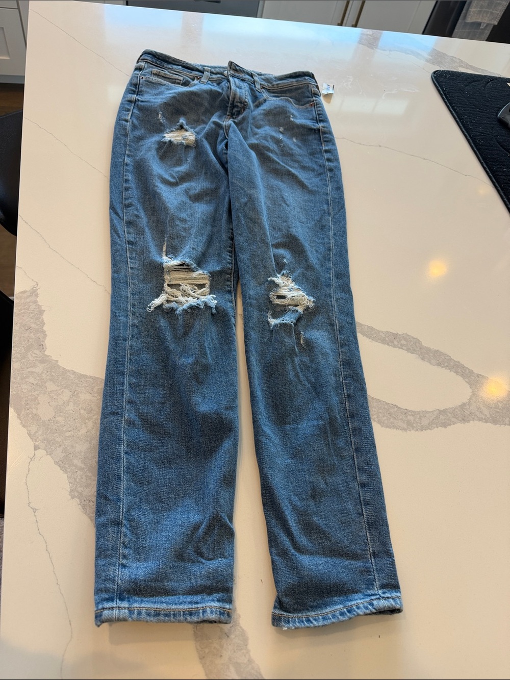 Old Navy Women’s Straight Leg Ripped Jeans - Medium Blue